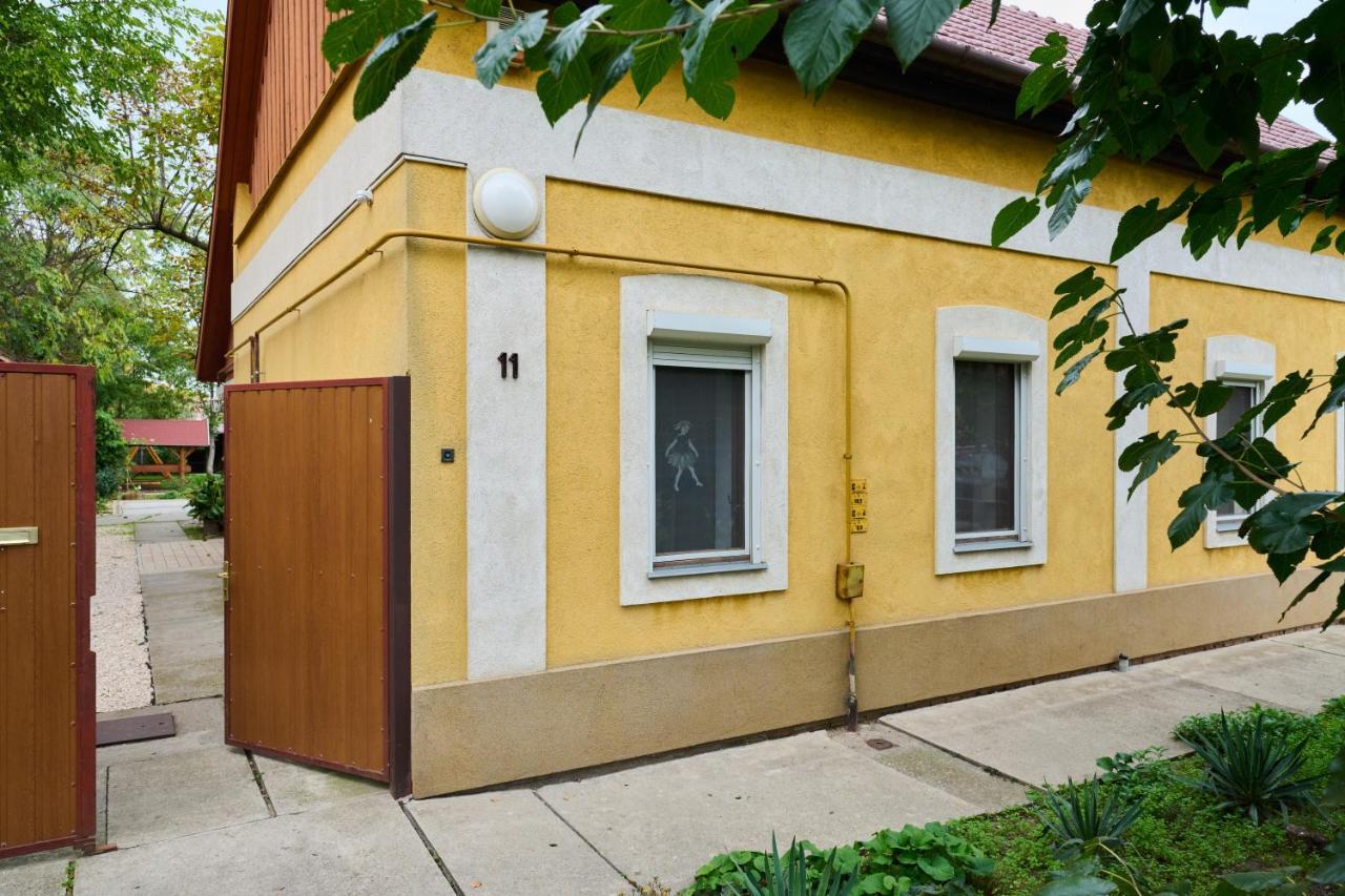 Koelcsey Vendeghaz Apartment Hodmezovasarhely Exterior photo